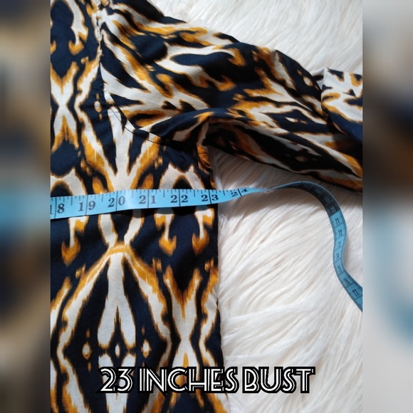 Jones New York abstract pattern blouse size "XL". - Picture 6 of 8